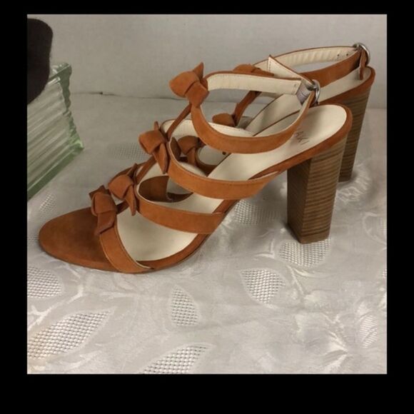Anaki size 9.5 Paris tawny brown ankle strap heels - Picture 2 of 12
